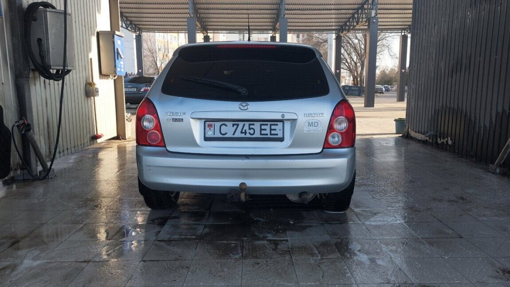 Продам отличный автомобиль Mazda 323f BJ 2.0 TD 2003 год Tiraspol - fotografie 3