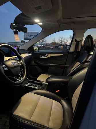 Ford Escape Titanium 2.5 hybrid. 2022год. Tiraspol