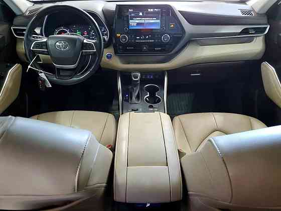 2022 TOYOTA HIGHLANDER HYBRID XLE Tiraspol