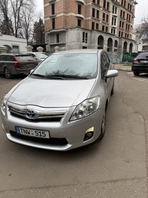 Toyota Auris 1.8 Hybrid Кишинёв - изображение 1