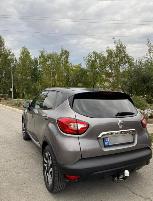 Продам RENAULT CAPTUR 2016г. в., двигатель 1.5 дизель, коробка передач Резина - изображение 4