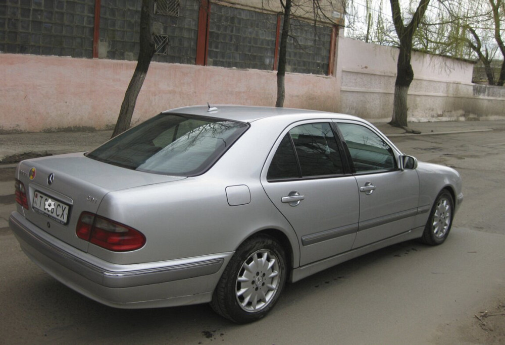 Отличный Mercedes E-kass, Elegance, без проблем и аварий, рестайлинг. Днестровск - изображение 2