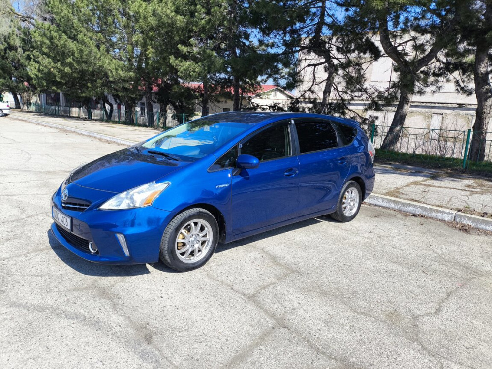 Продам Toyota Prius V Новые Анены - изображение 3