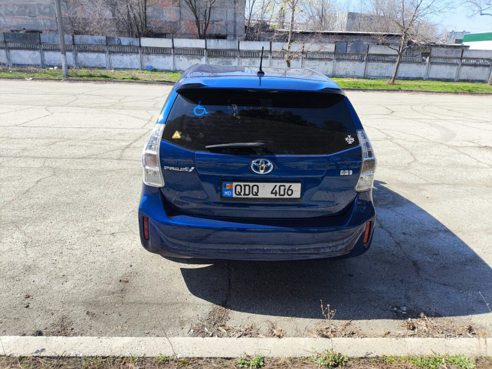 Продам Toyota Prius V Новые Анены - изображение 2