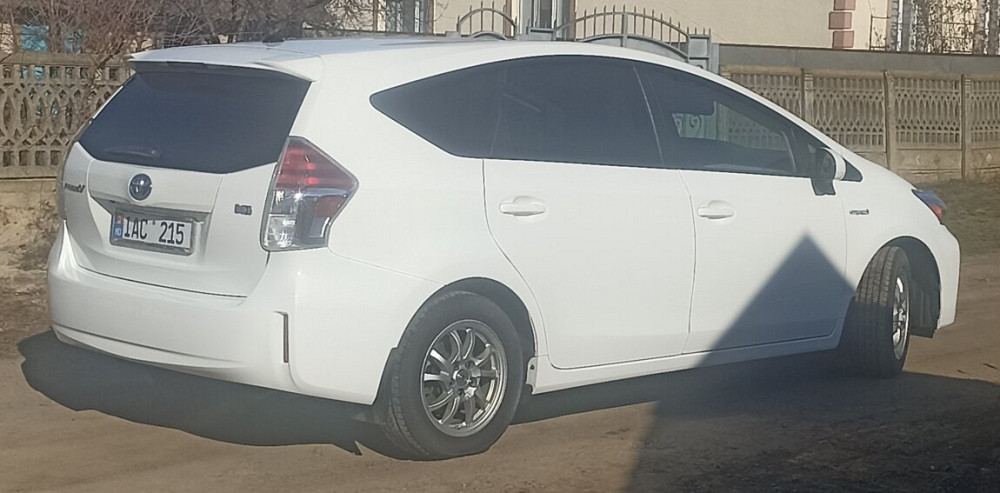 Toyota PriusV рестайл Dnestrovsc - fotografie 4