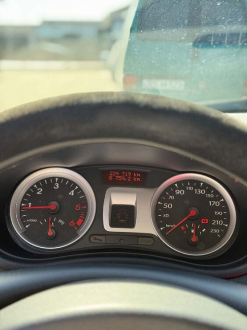 Продается Renault Clio III год 2013. Бельцы - изображение 8
