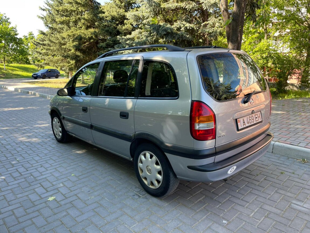 Opel Zafira A Bender - fotografie 3