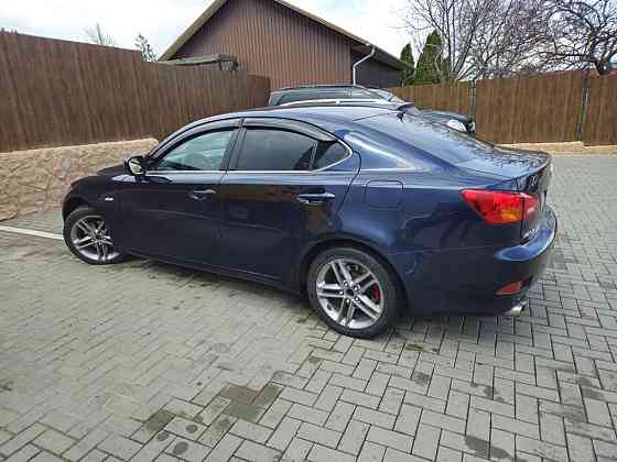 Lexus Is220d в отличном состоянии. Bender
