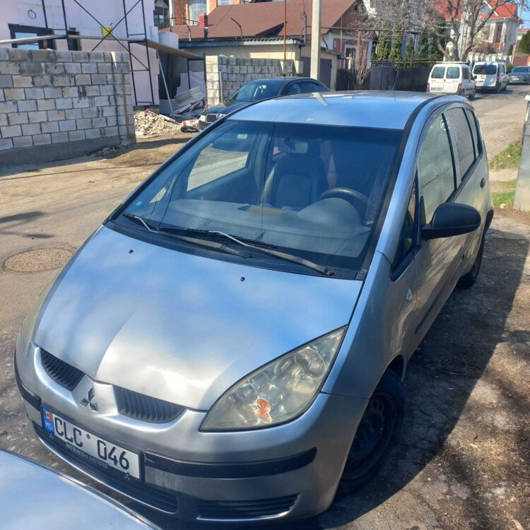 Продам MITSUBISHI COLT 1,3 бензин 2006 г Кишинёв - изображение 3