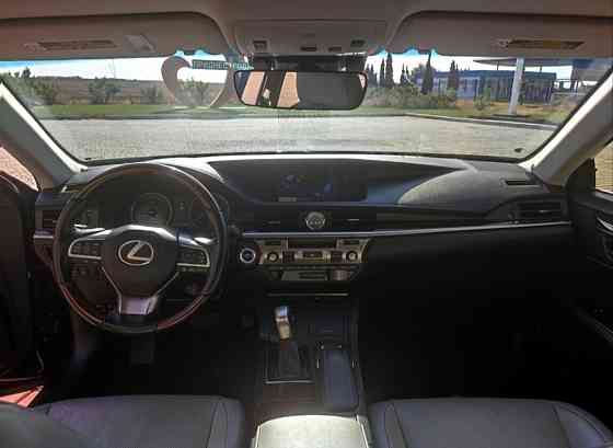 Lexus ES 300h РЕСТАЙЛИНГ, 2016 год. Tiraspol