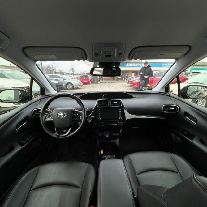 Toyota Prius 55 AWD-e XLE Тирасполь - изображение 9