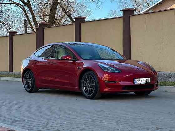 Tesla Model 3, 2021 год, рестайлинг, в безупречно красивом цвете Tiraspol
