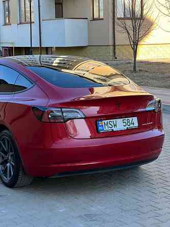 Tesla Model 3, 2021 год, рестайлинг, в безупречно красивом цвете Tiraspol