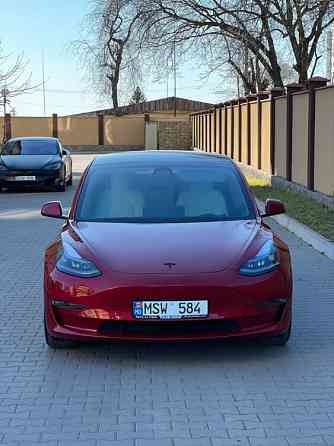 Tesla Model 3, 2021 год, рестайлинг, в безупречно красивом цвете Tiraspol