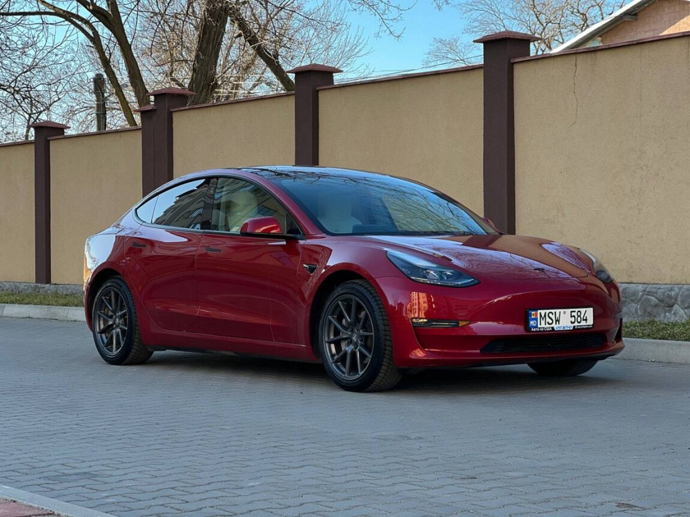 Tesla Model 3, 2021 год, рестайлинг, в безупречно красивом цвете Тирасполь - изображение 3
