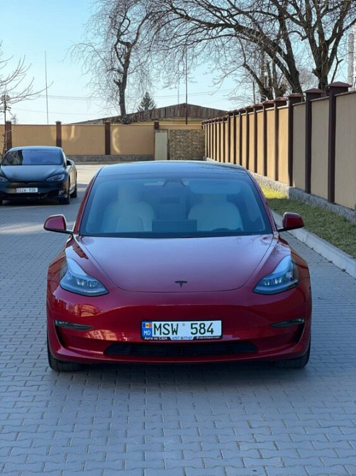 Tesla Model 3, 2021 год, рестайлинг, в безупречно красивом цвете Тирасполь - изображение 2