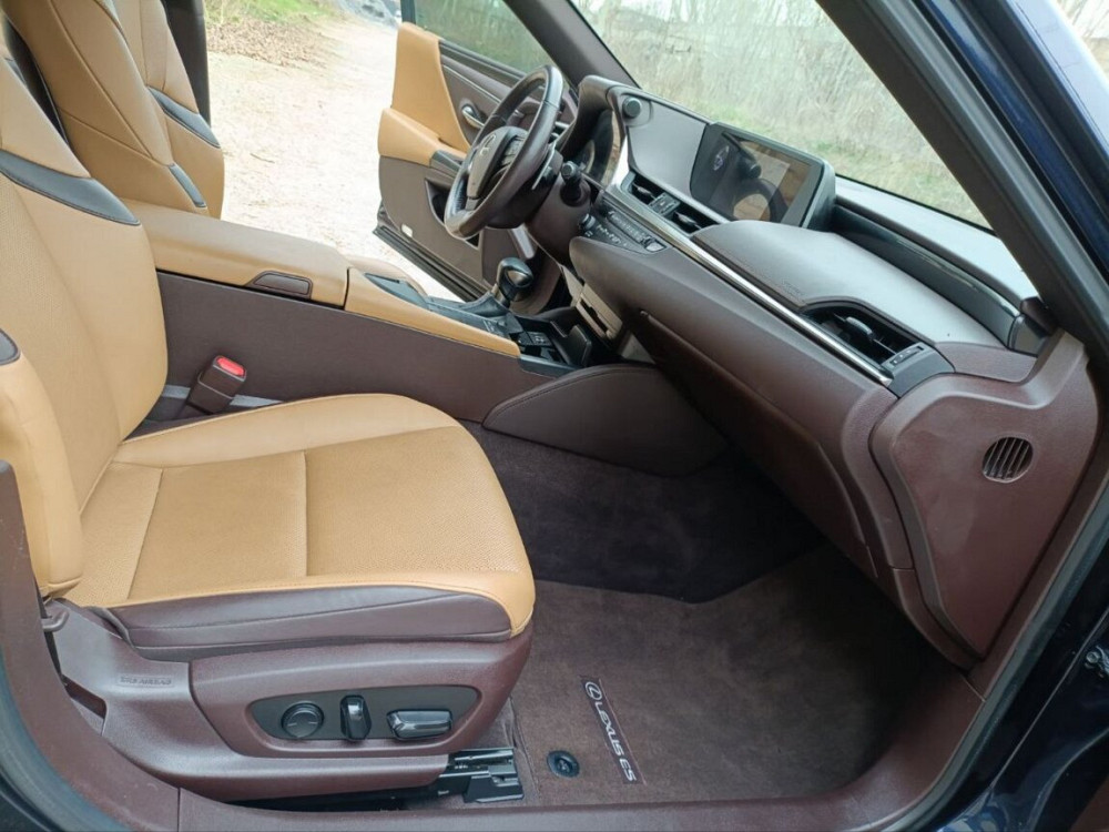 Продаю Lexus ES300h Rîbnița - fotografie 5