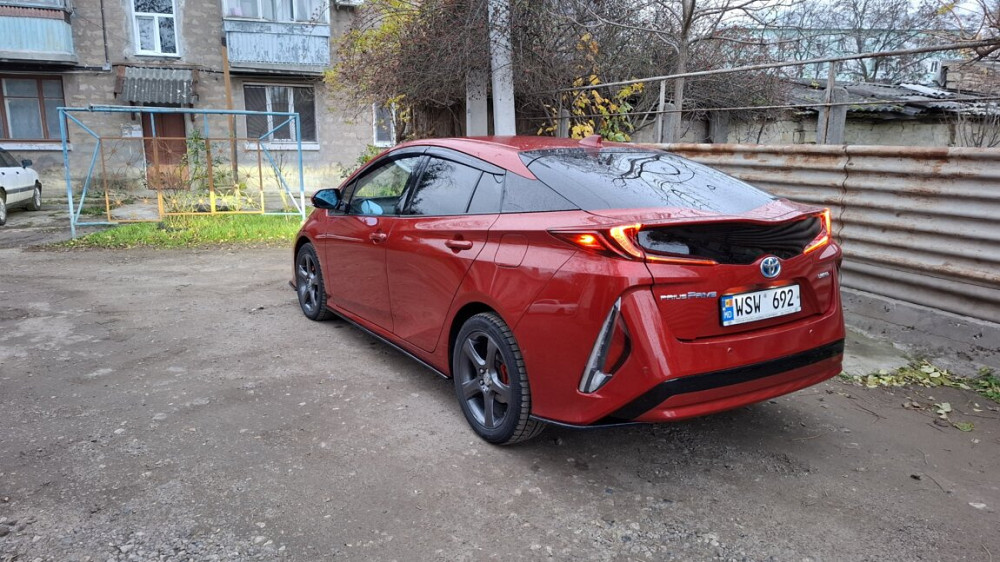 Toyota prius prime phev в максимальной комплектации LIMITED Tiraspol - fotografie 2