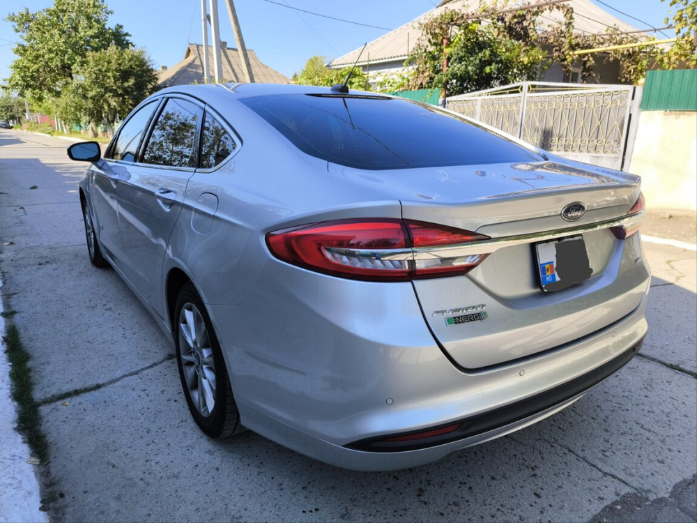 Ford Fusion Plug-in - Hybrid Rîbnița - fotografie 3