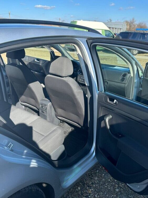 Volkswagen Golf Plus 2009 г. 6 500 $ Торг уместен Тирасполь - изображение 8