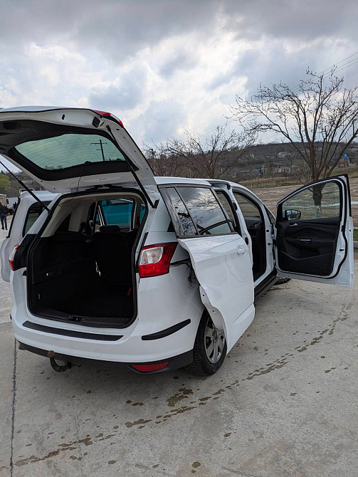 Ford Grand C-MAX Rezina - fotografie 1
