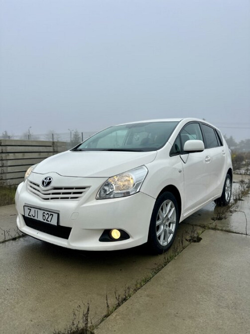Toyota Verso Дизель Автомат Нейтральные номера Тирасполь - изображение 1