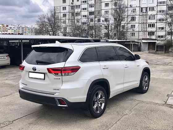 Toyota Highlander Limited Platinum 2019 год, гибрид. Тирасполь