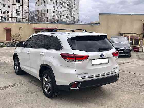 Toyota Highlander Limited Platinum 2019 год, гибрид. Тирасполь