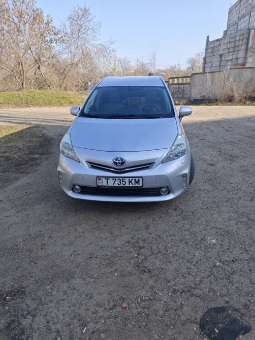 Toyota Prius v. приус в Tiraspol - fotografie 1