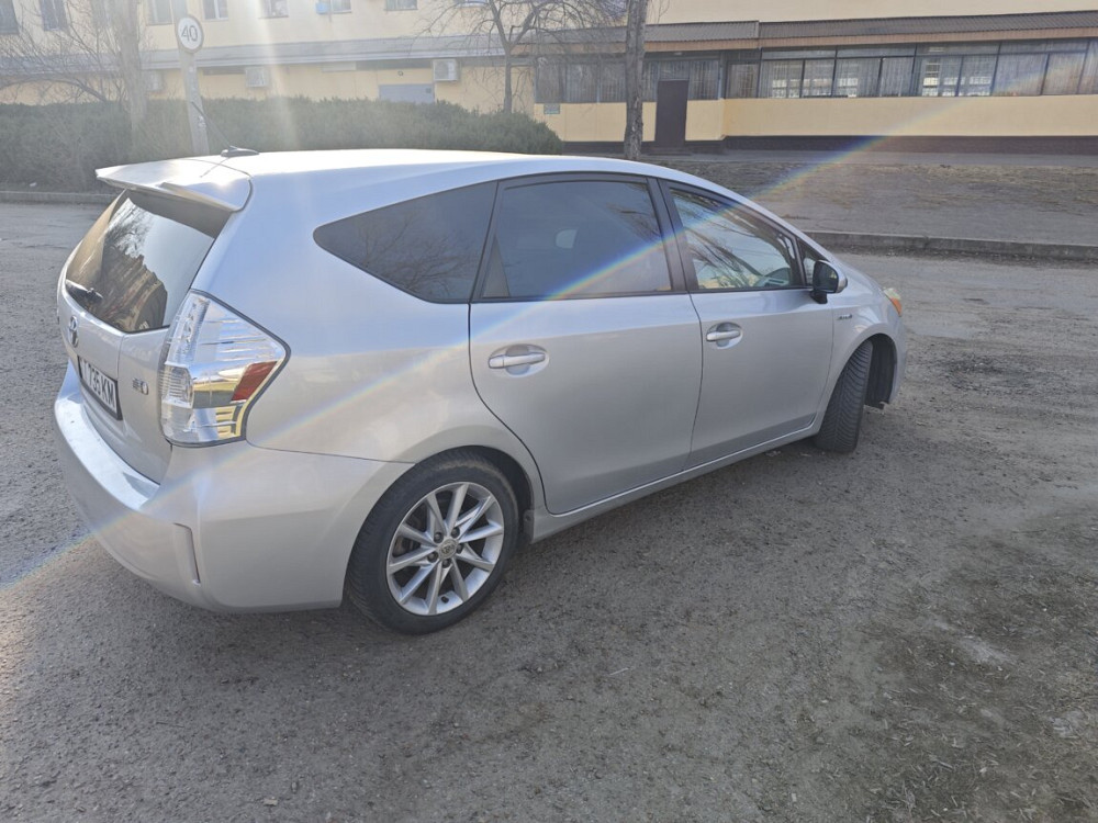 Toyota Prius v. приус в Tiraspol - fotografie 4
