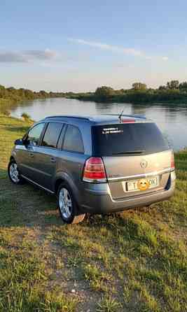 Opel Zafira B - 2006 год заводской метан Бендеры