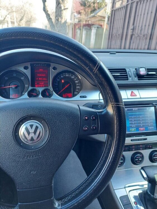 Продам Volkswagen Passat B6,2.0 tdi, автомат. 4600,возможен обмен$ Тирасполь - изображение 1