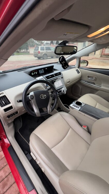 Продам Toyota Prius V 2015 год Tiraspol - fotografie 9