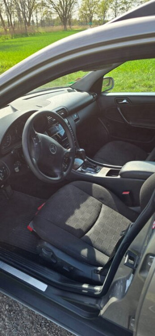 Mercedes c 220 (w203) 2006 год Bender - fotografie 4