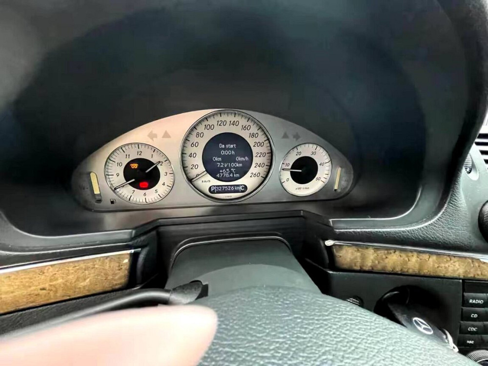 Mercedes w211 avantgarde 3.0 cdi Tiraspol - fotografie 1