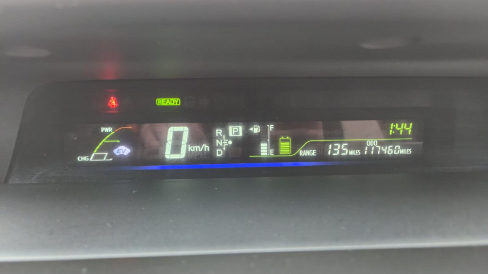 Prius v 2012-максимальная комплектация! Кишинёв - изображение 9