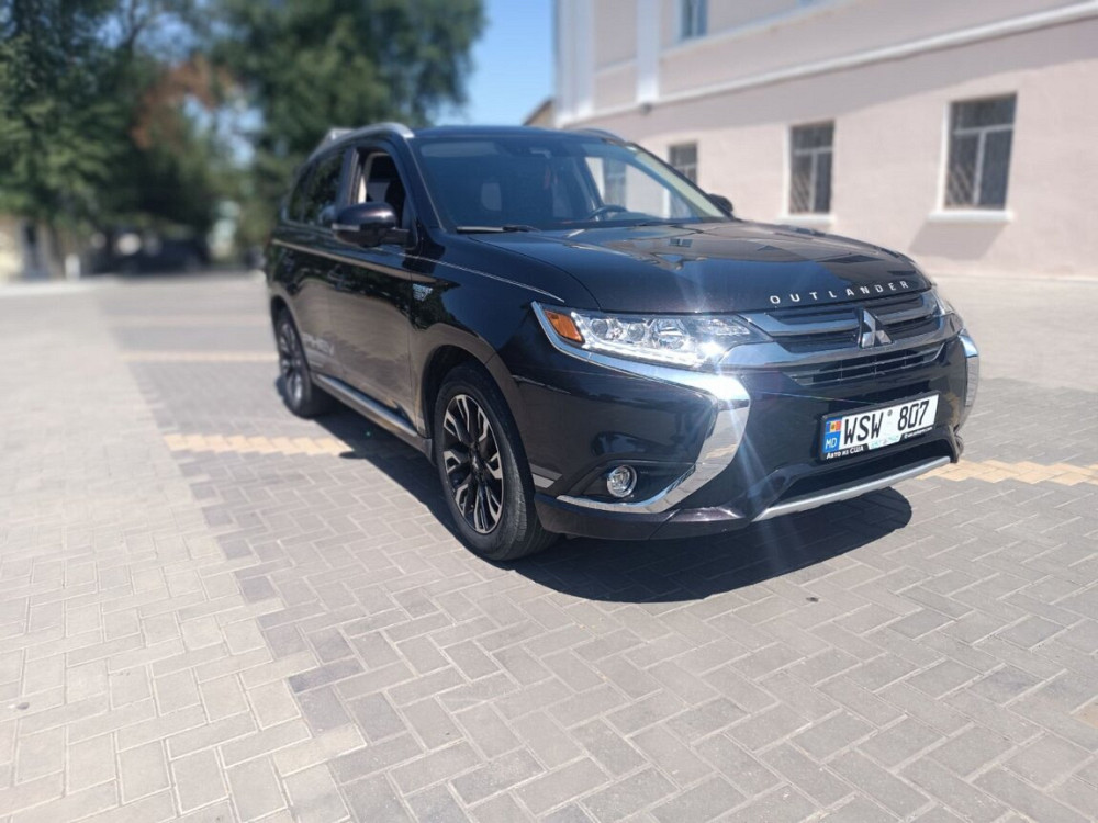 MITSUBISHI OUTLANDER PHEV плагин-гибрид Tiraspol - fotografie 3