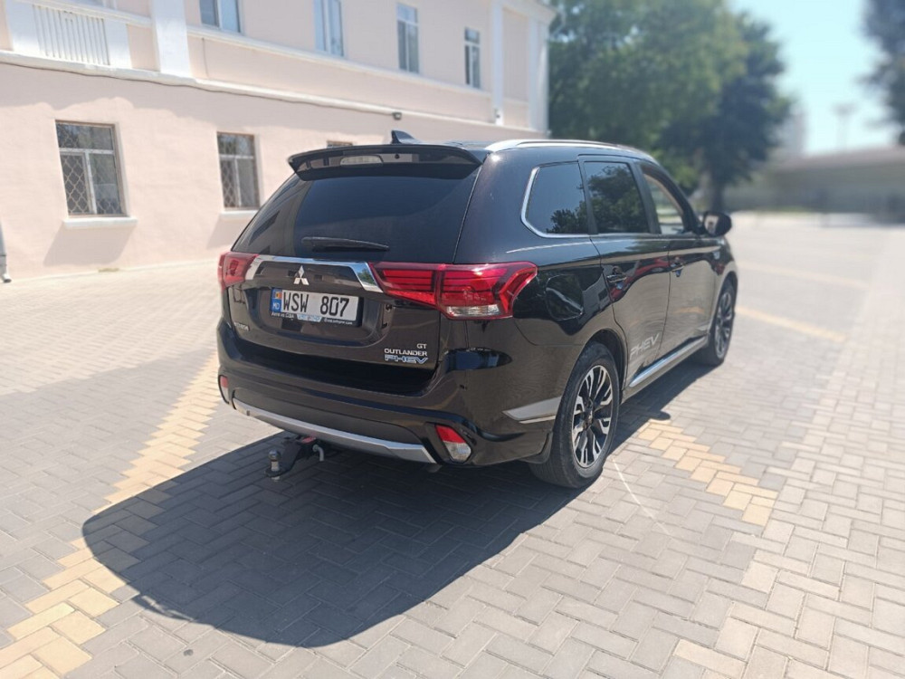 MITSUBISHI OUTLANDER PHEV плагин-гибрид Tiraspol - fotografie 1