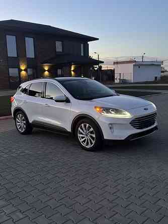 Ford Escape Titanium 2.5 hybrid. 2022год. Тирасполь