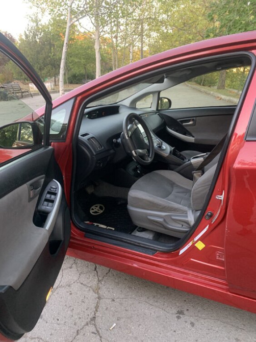 Срочно 5500$ Toyota Prius 30 2013 года Тирасполь - изображение 6