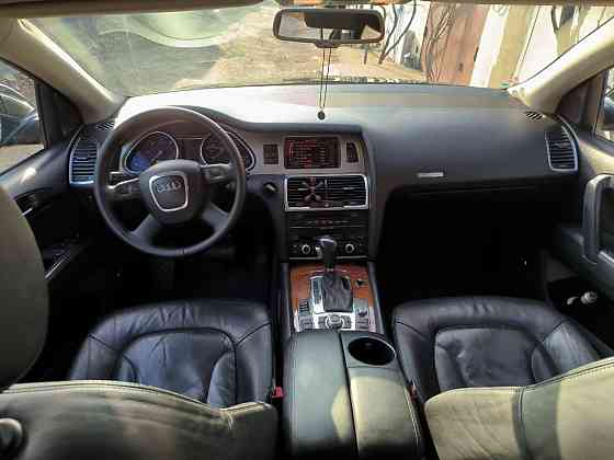 Audi Q7 Тирасполь