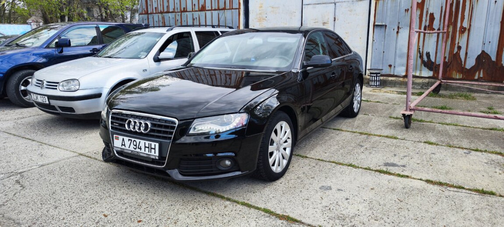 Audi A4 2012 2.0 бензин автомат Bender - fotografie 1