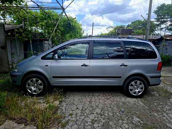 Продам VOLKSWAGEN SHARAN. 2004г., Бензин 2.0, Торг уместен. Бендеры