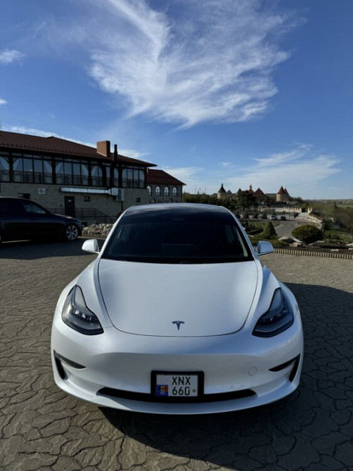 Tesla model 3 Bender - fotografie 3