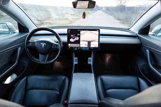 Tesla Model 3 Tiraspol