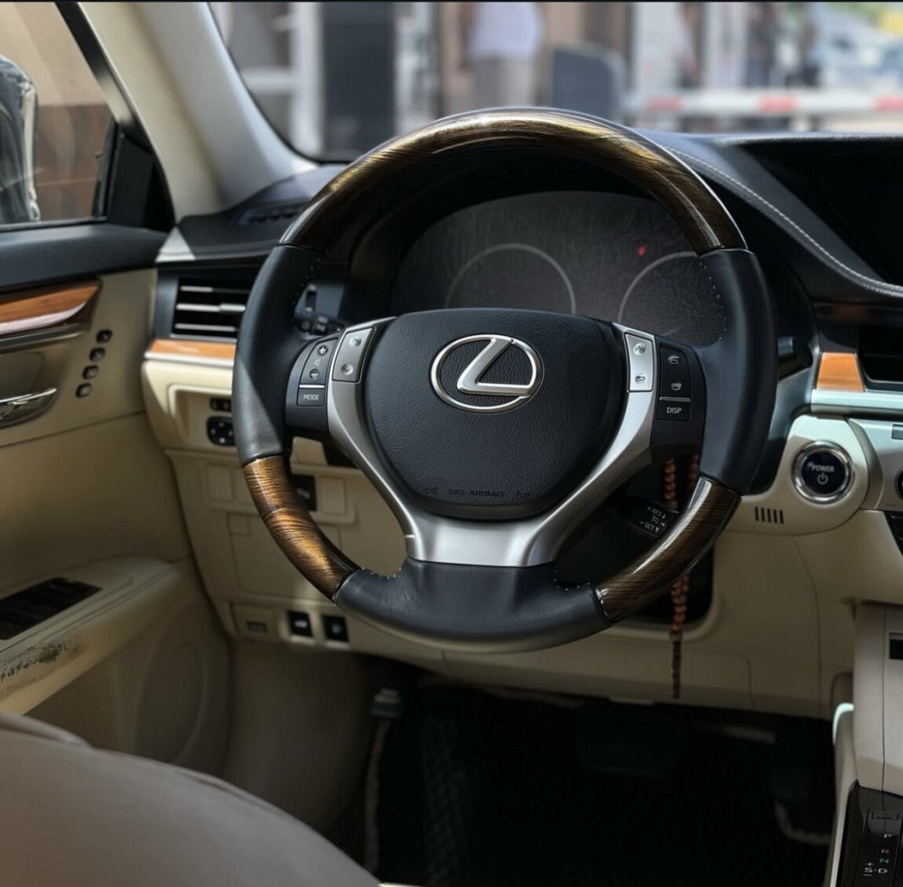 Продам LEXUS ES300h 2013 Tiraspol - fotografie 9
