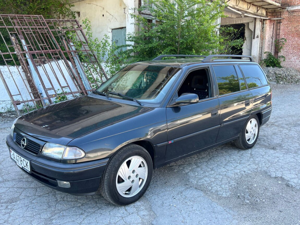 Opel Astra 1997 1.6 бензин АВТОМАТ. 1.550$. Bender - fotografie 1