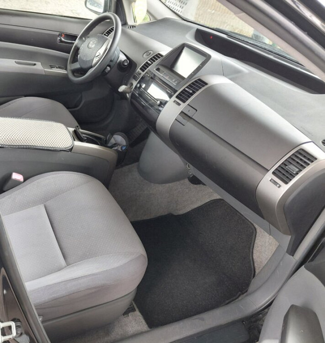Продам Toyota Prius 2005 года. Тирасполь - изображение 4