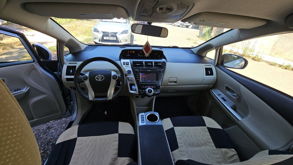 Toyota Prius V Tiraspol - fotografie 8