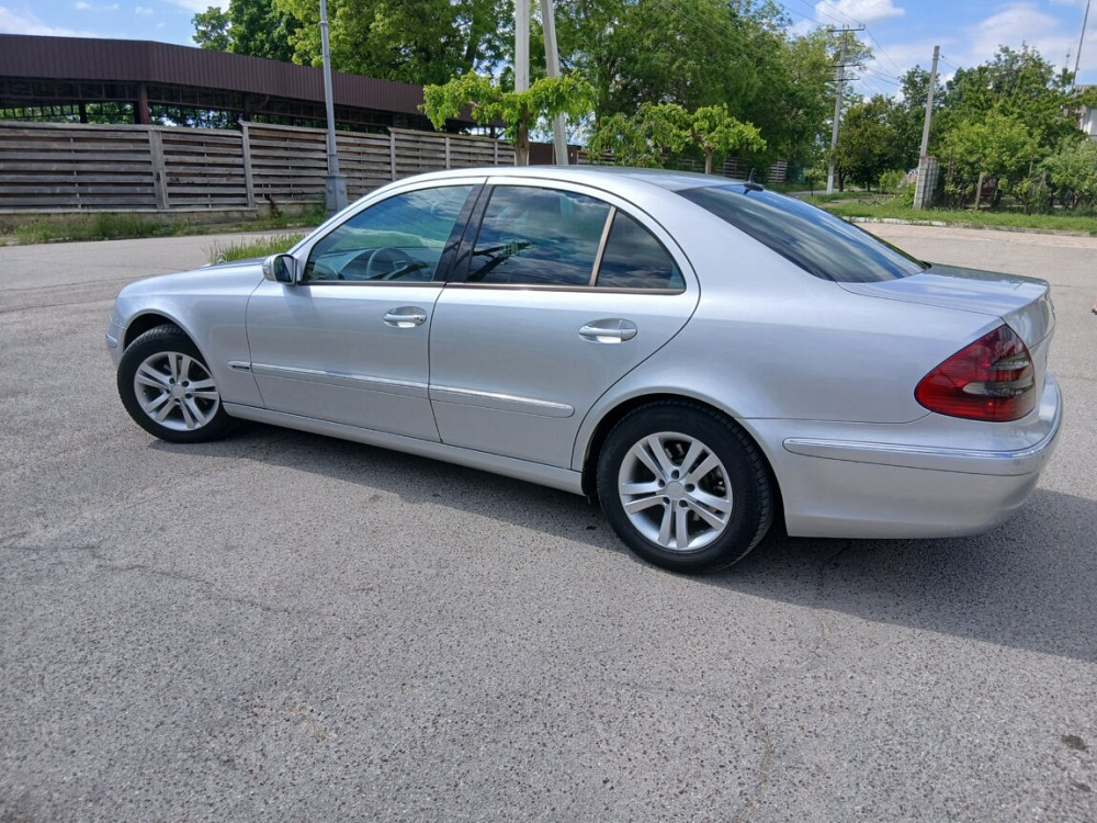 Продам Мерседес W211 2002 г 2.2cdi АКПП 4500$ Дубоссары - изображение 2